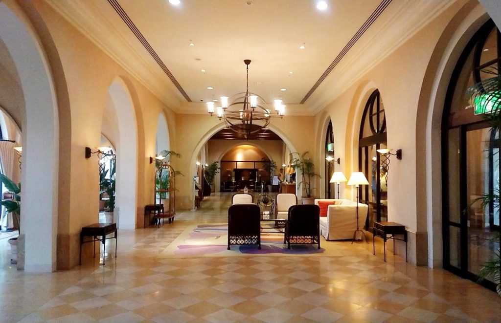 屋内, 建物, 部屋, 暮らし が含まれている画像

自動的に生成された説明